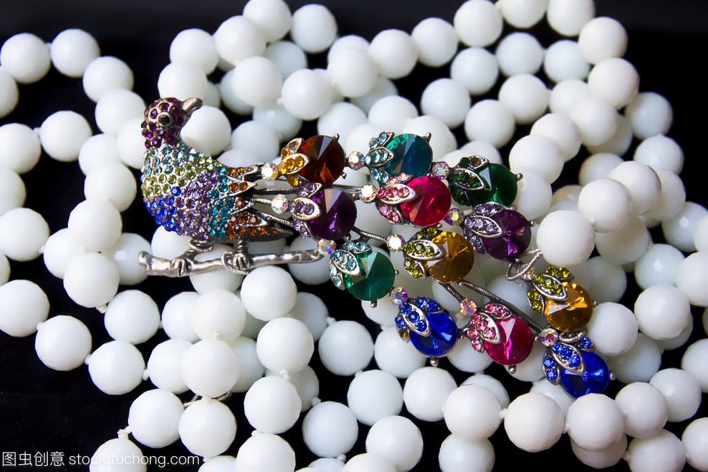 从服装到玉器 珠宝首饰中的东方美学与当代风尚